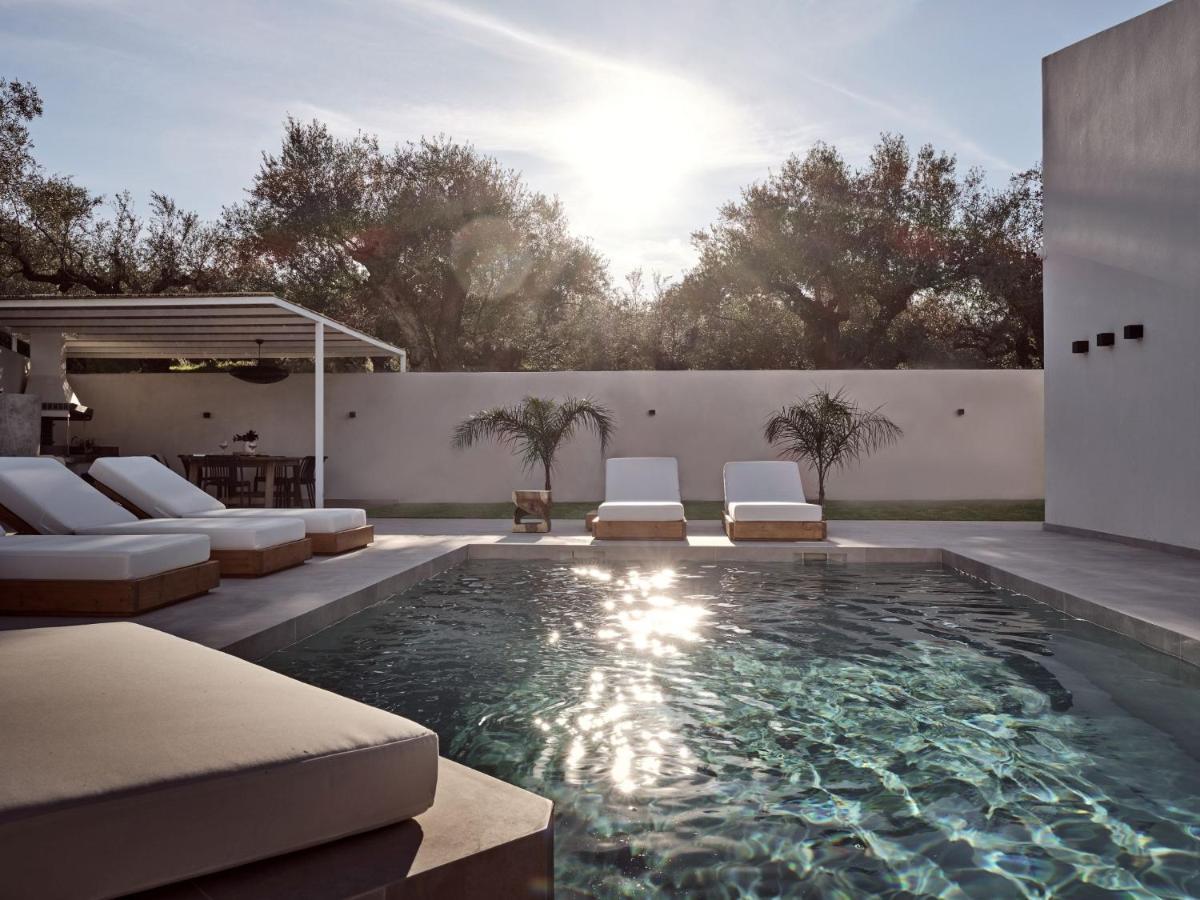 Estelle Villa, A Flamboyant Escape With Pool, By Thinkvilla Romírion