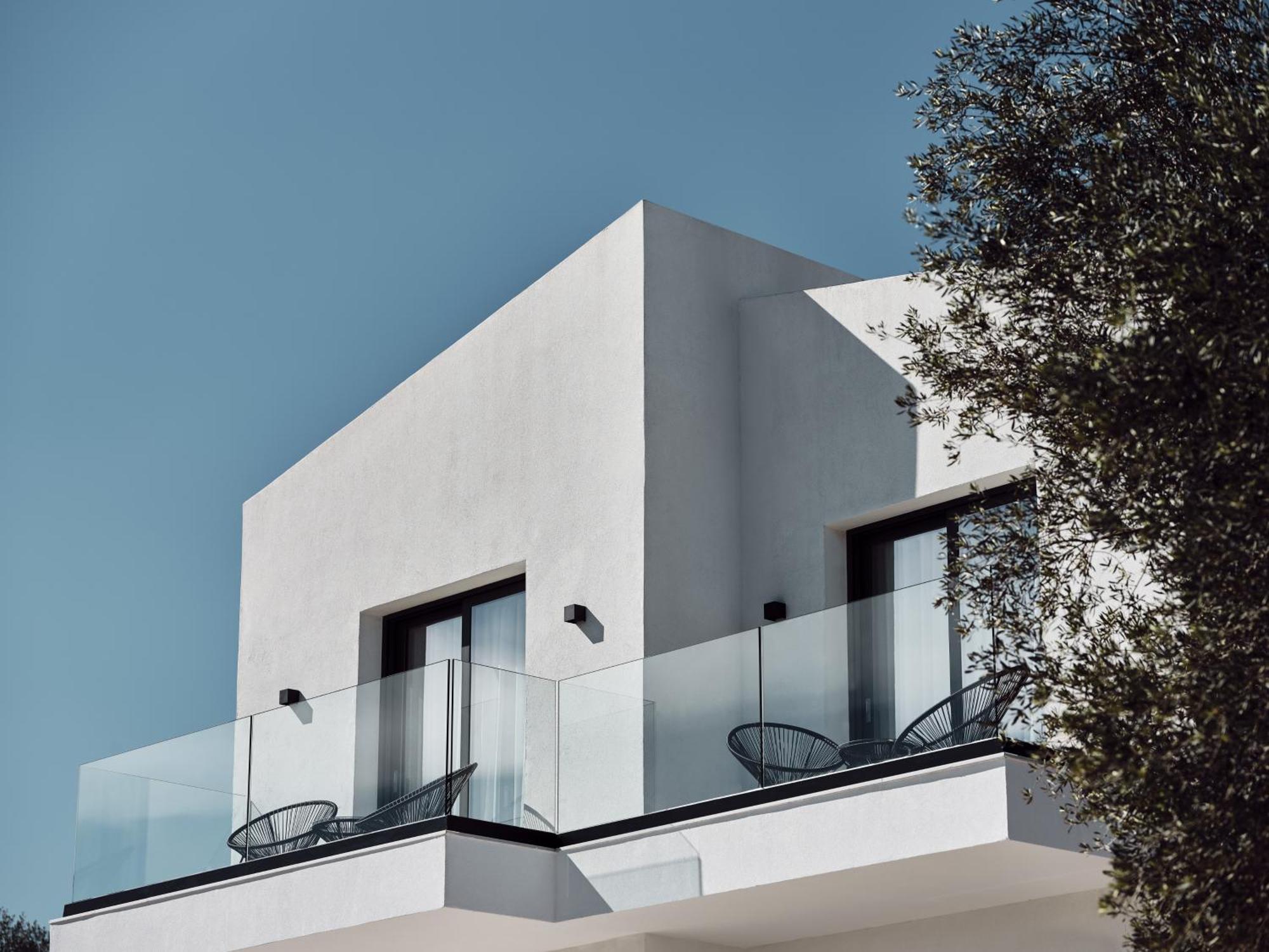 Estelle Villa, A Flamboyant Escape With Pool, By Thinkvilla * Romírion